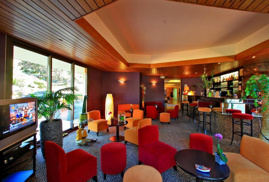 Logis Hotel De La Bruyere プゾージュ エクステリア 写真