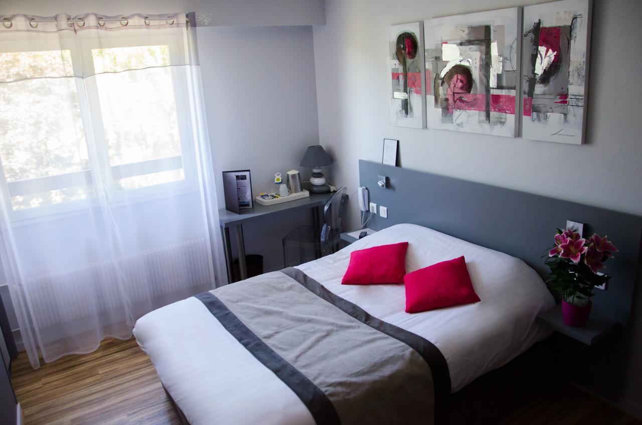 Logis Hotel De La Bruyere プゾージュ エクステリア 写真