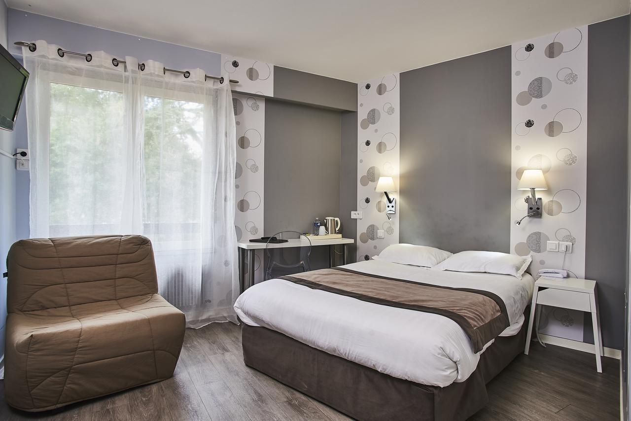 Logis Hotel De La Bruyere プゾージュ エクステリア 写真
